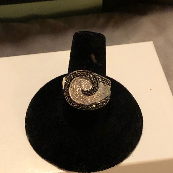 Gorgeous Marcasite ring size 7 - Picture 10 of 14